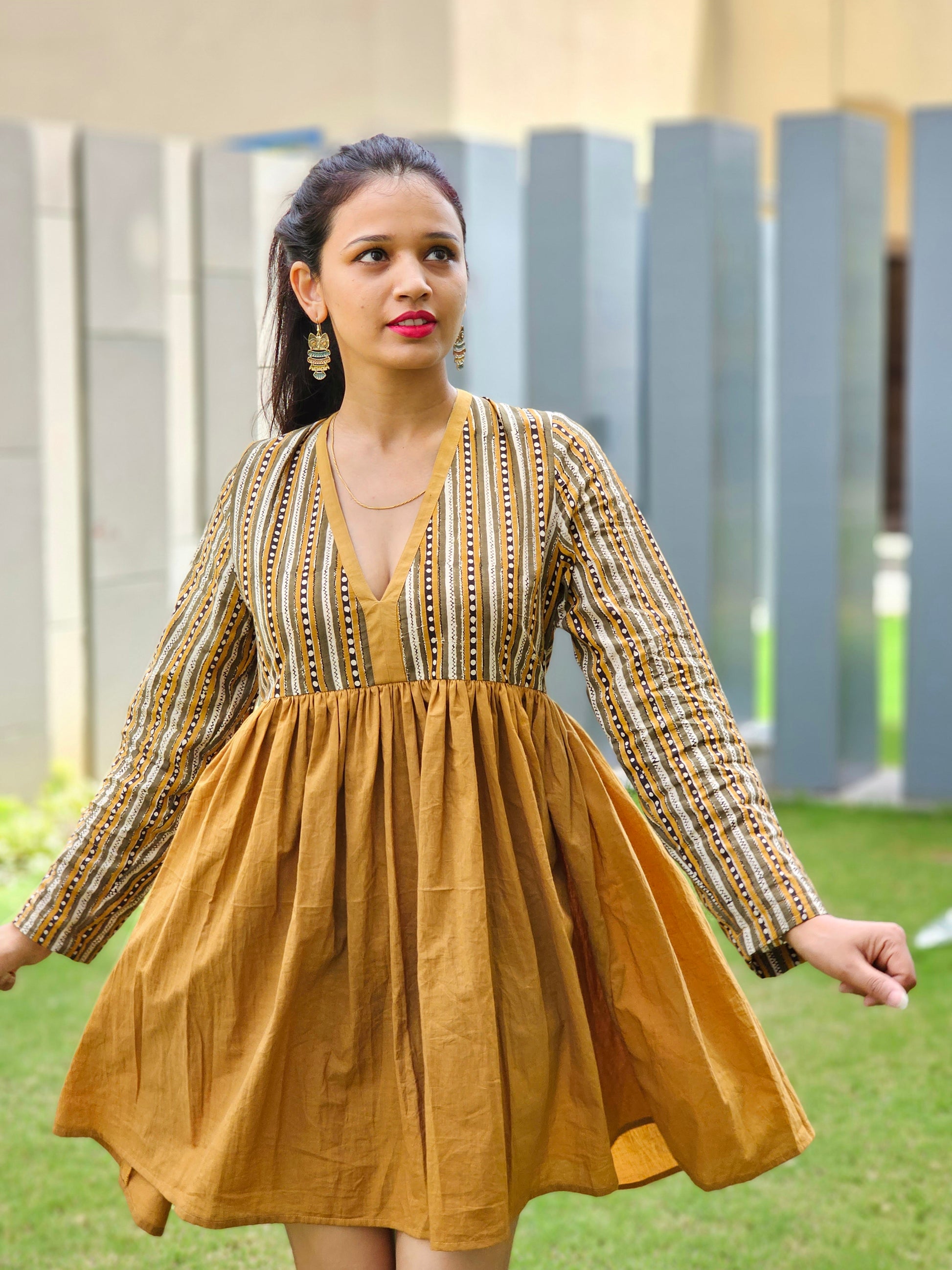 WOMEN HAND BLOCK MUSTARD PRINT SHORT DRESS