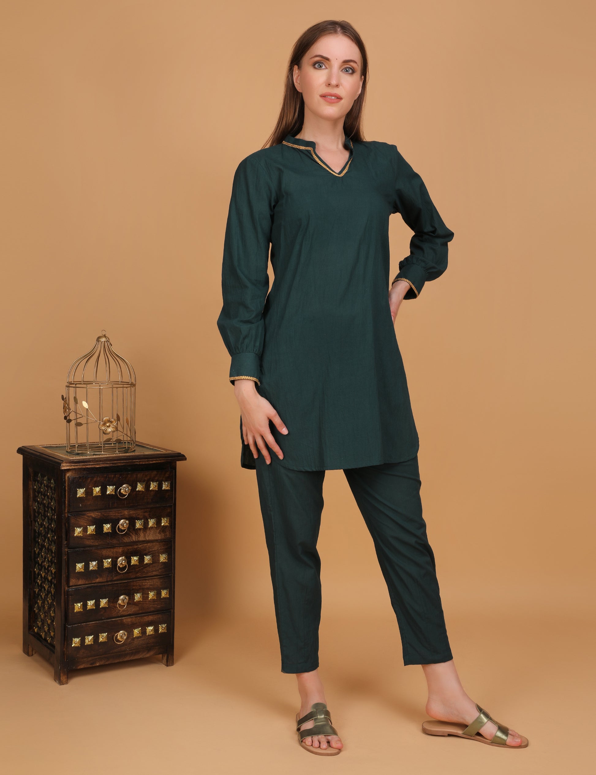 WOMEN BOTTLE GREEN KURTI WITH PANT